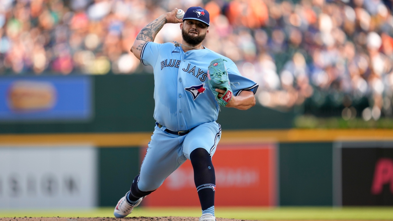 MLB: Alec Manoah makes a successful return to the Majors in a victory for the Jays
