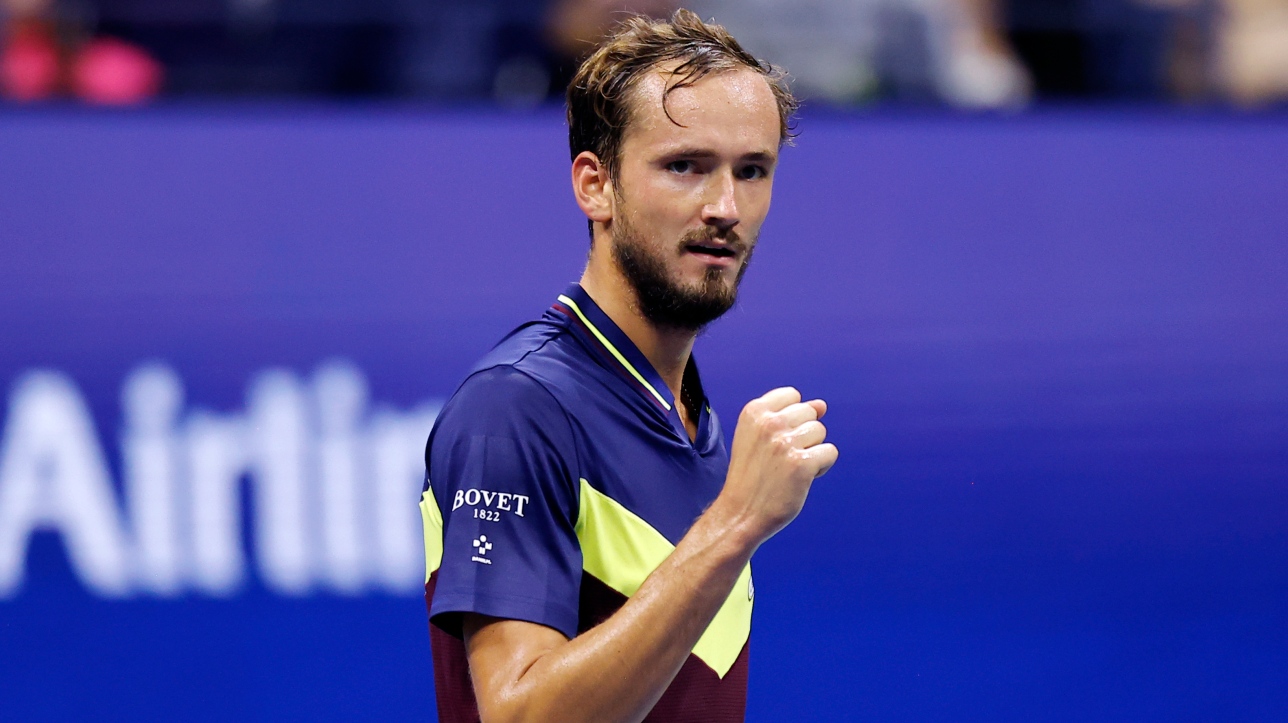 US Open: Daniil Medvedev and Carlos Alcaraz qualify for the round of 16