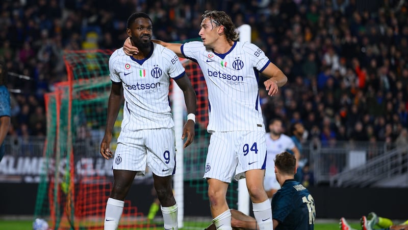 L’Inter Milan prend son temps et rejoint la Lazio en tête