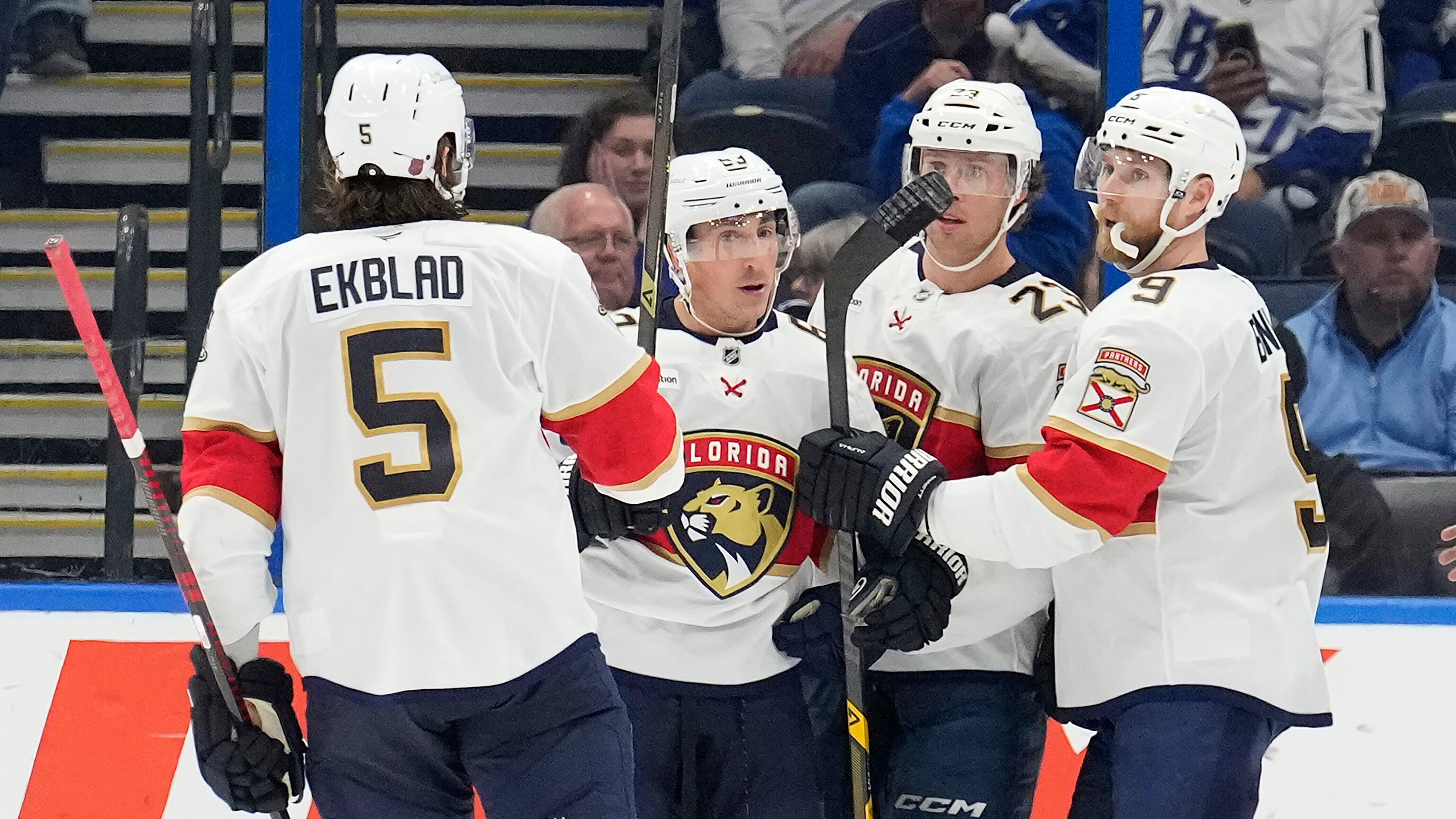 Brad Marchand et ses coéquipiers