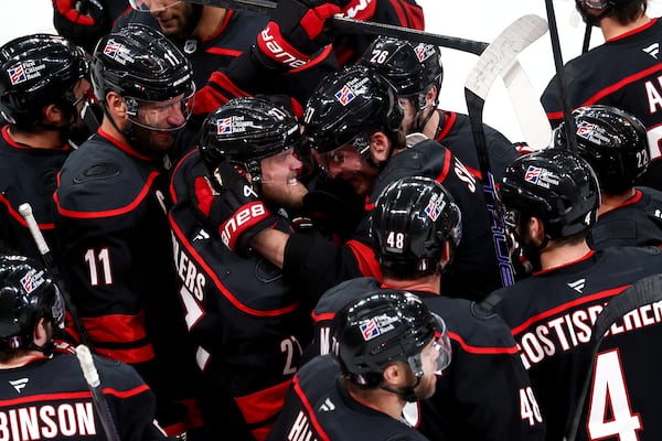 Ehlers joue les héros et crée l’égalité dans la série