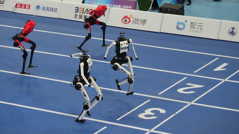 Un robot bat encore le record du 100 mètres