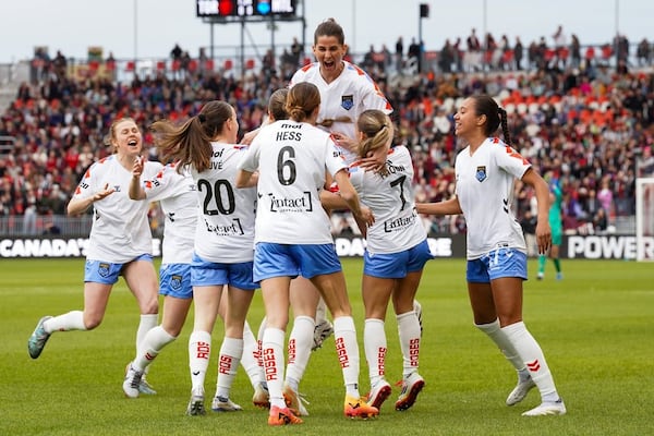Les Roses lancent leur saison à Calgary le 25 avril