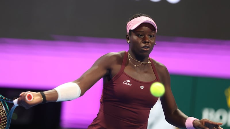 Mboko apprend à la dure sur terre battue