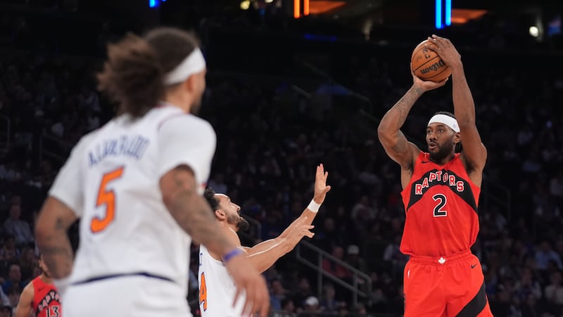 Kawhi Leonard discret face aux champions en titre