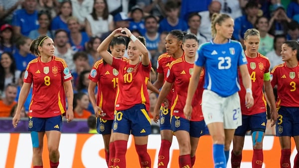 L'Italie cède face à l'Espagne, mais s'ouvre les quarts