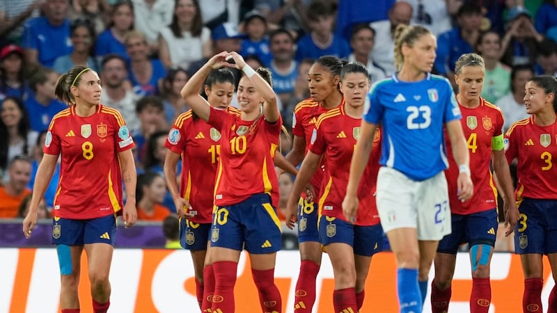 L'Italie cède face à l'Espagne, mais s'ouvre les quarts