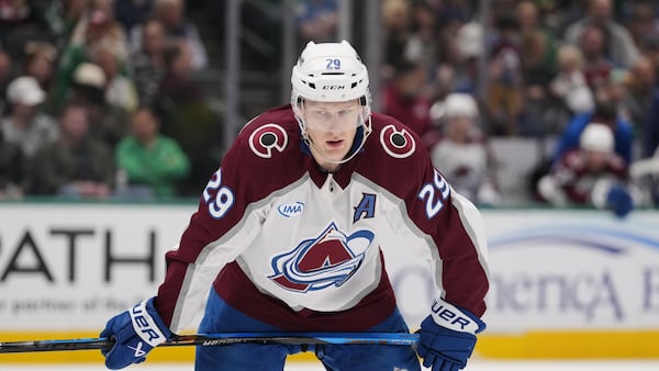 MacKinnon en uniforme, Blackwood dans le filet