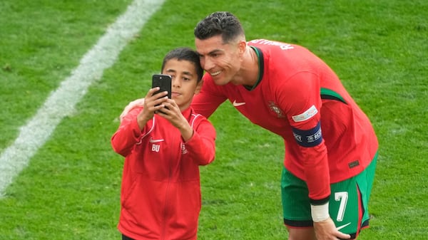 Ronaldo offre un égoportrait... pendant son match