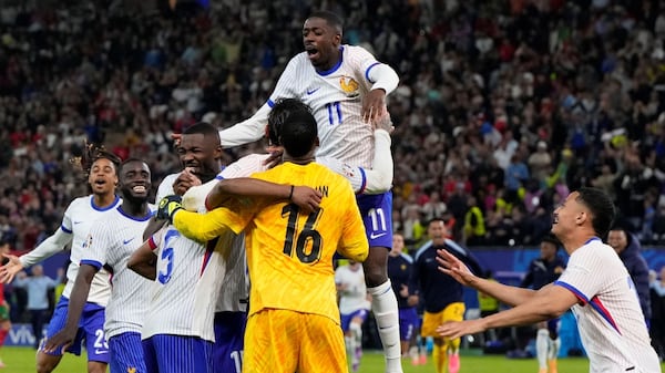 Le Portugal cède aux tirs au but