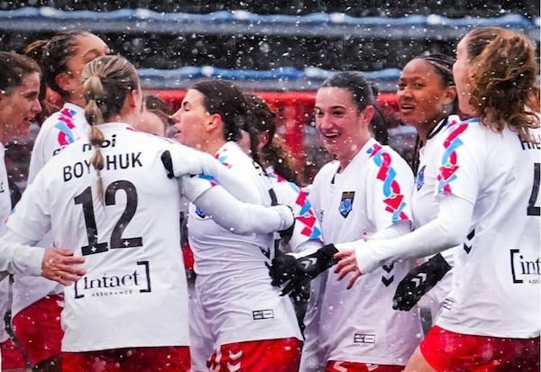Les Roses lancent leur saison sur une note positive
