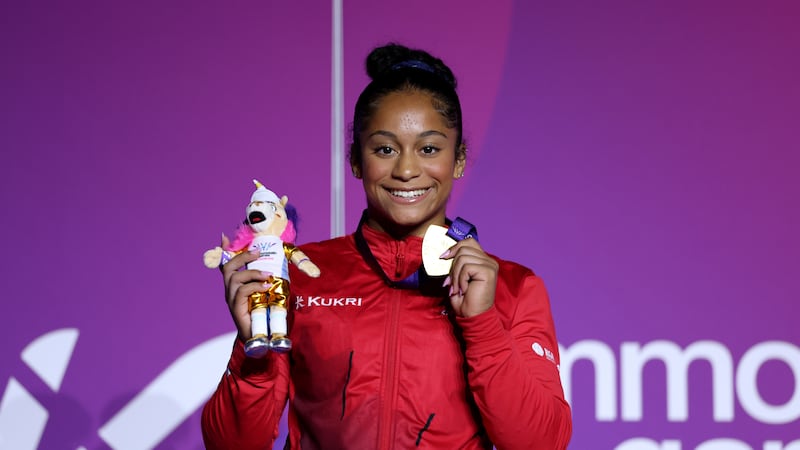 Les Québécois volent la vedette en gymnastique, Katzberg en or