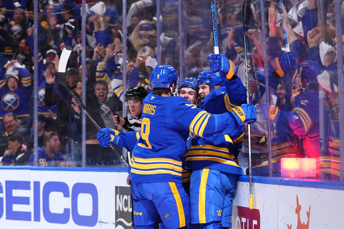 Sabres Dominate Canadiens in Series Opener