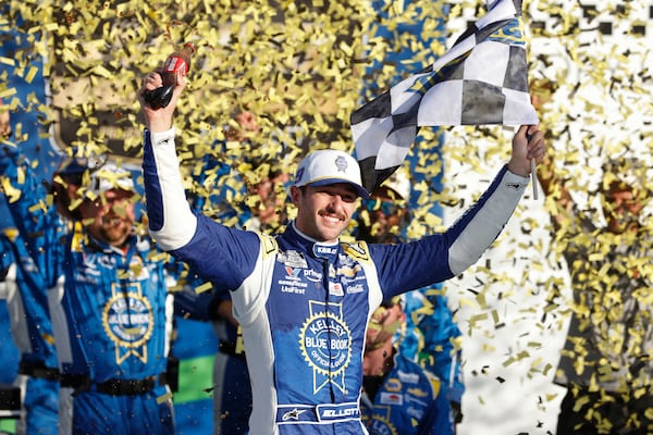 Chase Elliott défie les probabilités pour atteindre la 3e ronde