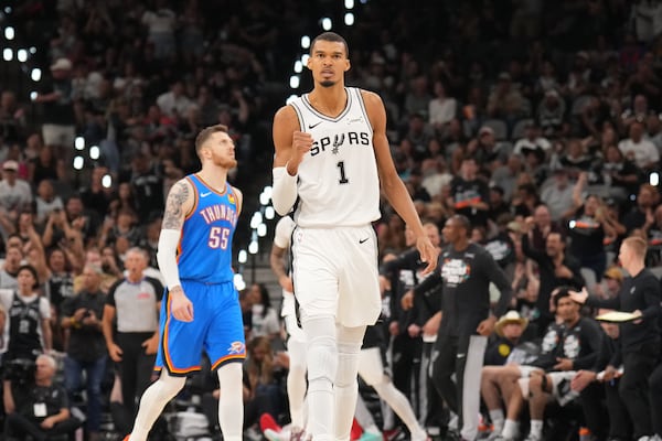 Wemby et les Spurs rebondissent avec aplomb