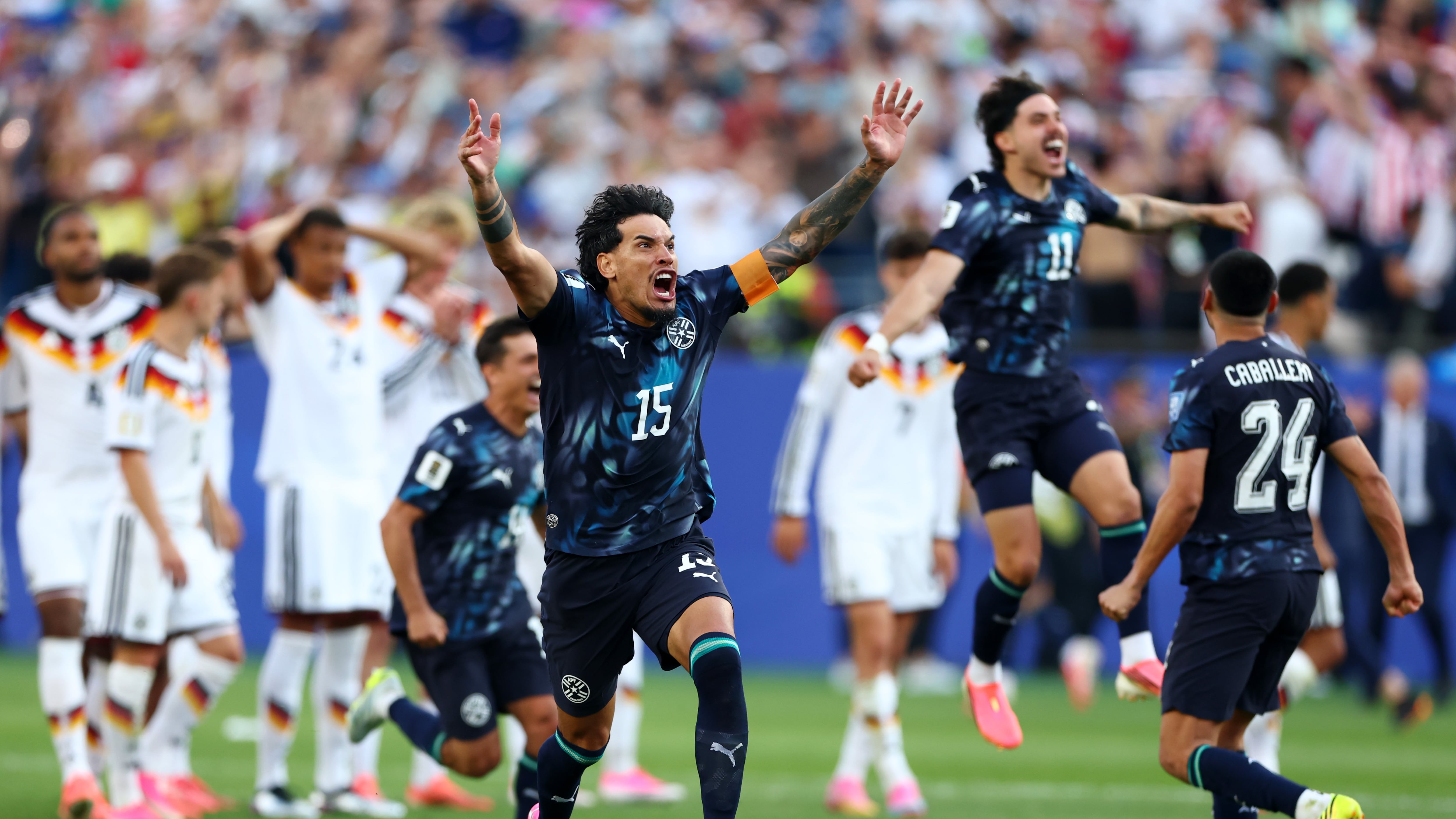 Gustavo Gomez célèbre après le but de Jose Canale