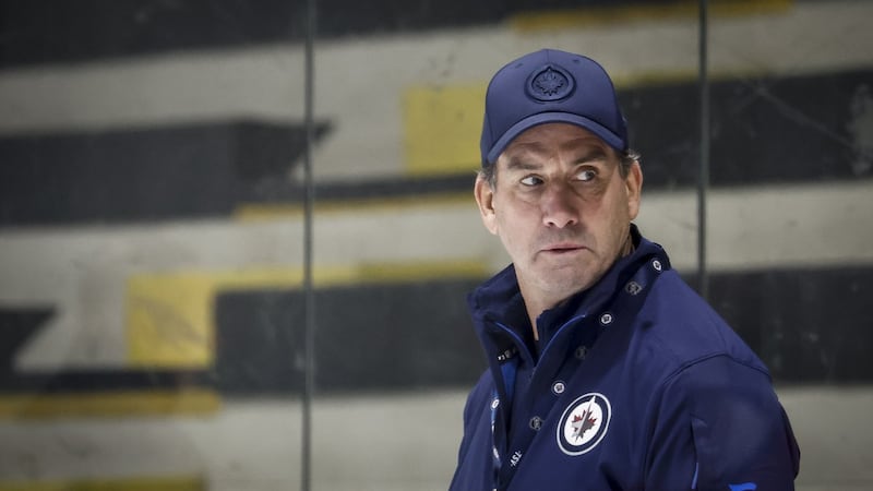 Le retour possible de Hellebuyck retient l’attention après la défaite des Jets