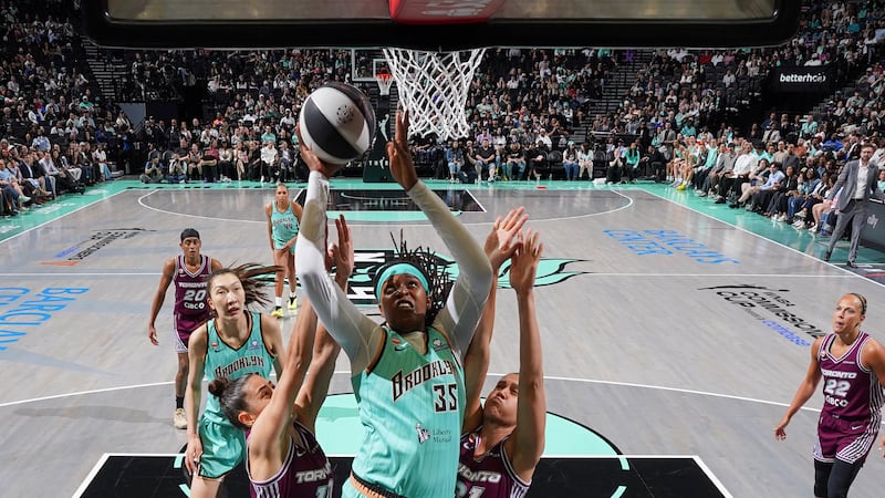 Jonquel Jones joue un mauvais tour au Tempo