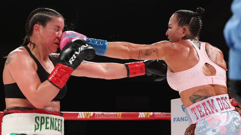 Mary Spencer rate la ceinture; Serrano égale un record de K.-O.