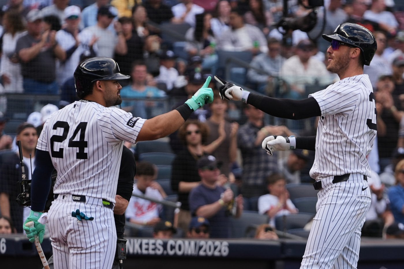 Bellinger défonce les clôtures; Acuna se blesse au Colorado