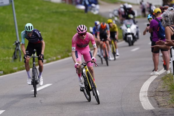 Vingegaard enchaîne les victoires et sème la compétition