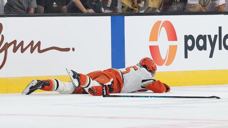 McNabb suspendu pour le 6e match de la série pour son geste sur Poehling