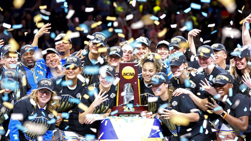 UCLA écrase la Caroline du Sud pour s’offrir un premier titre