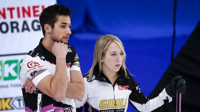 Le Canada subit un premier revers aux Championnats du monde de curling mixte