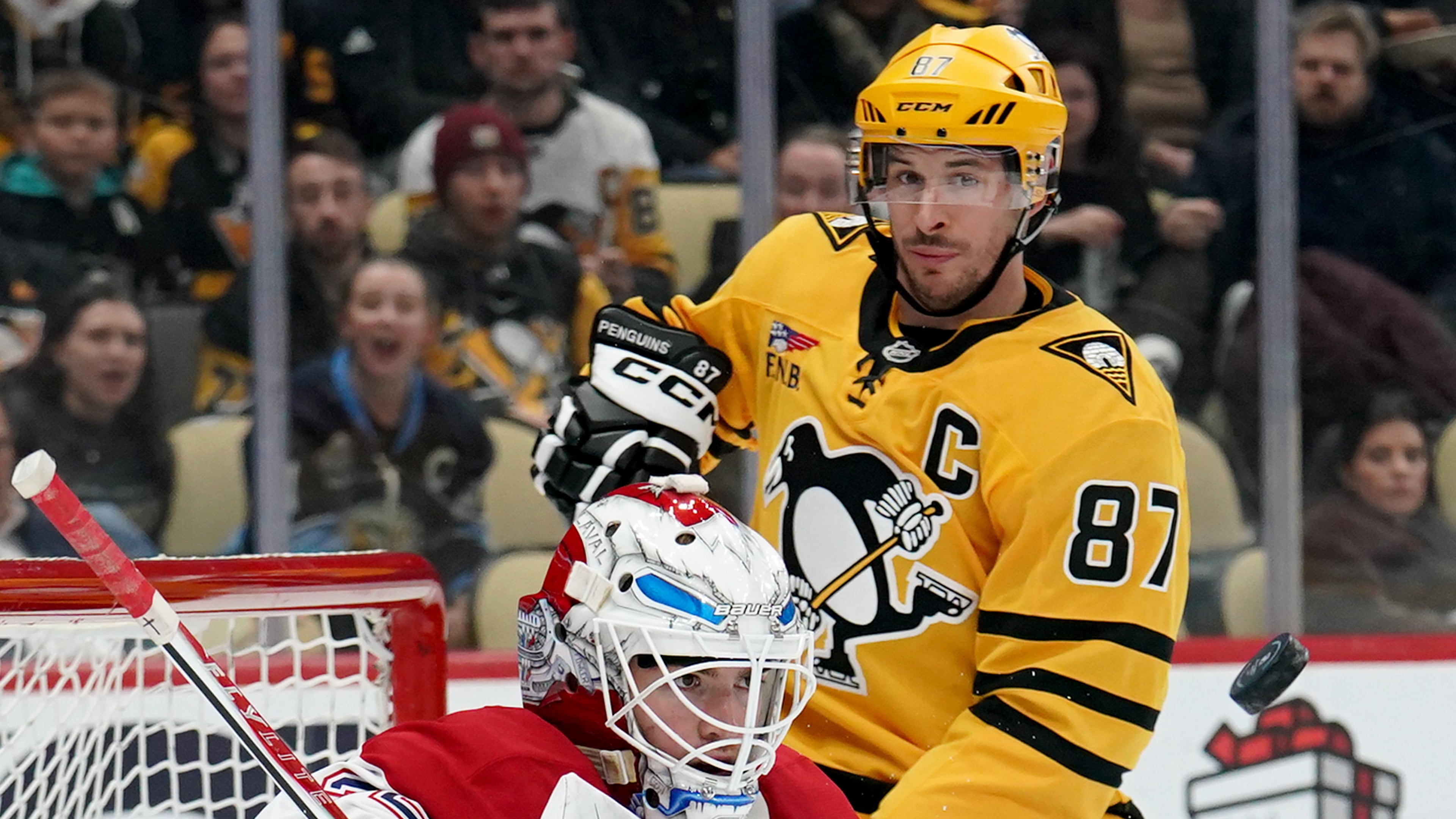 Jacob Fowler et Sidney Crosby