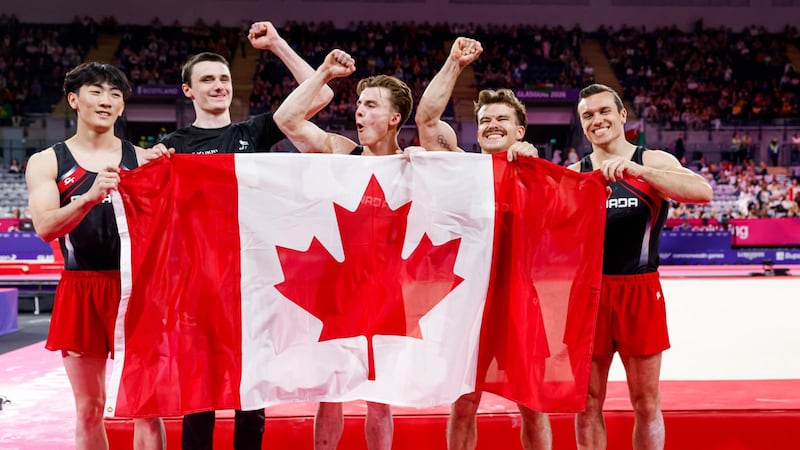 Les gymnastes canadiens couronnés; une terrible chute assombrit les Jeux