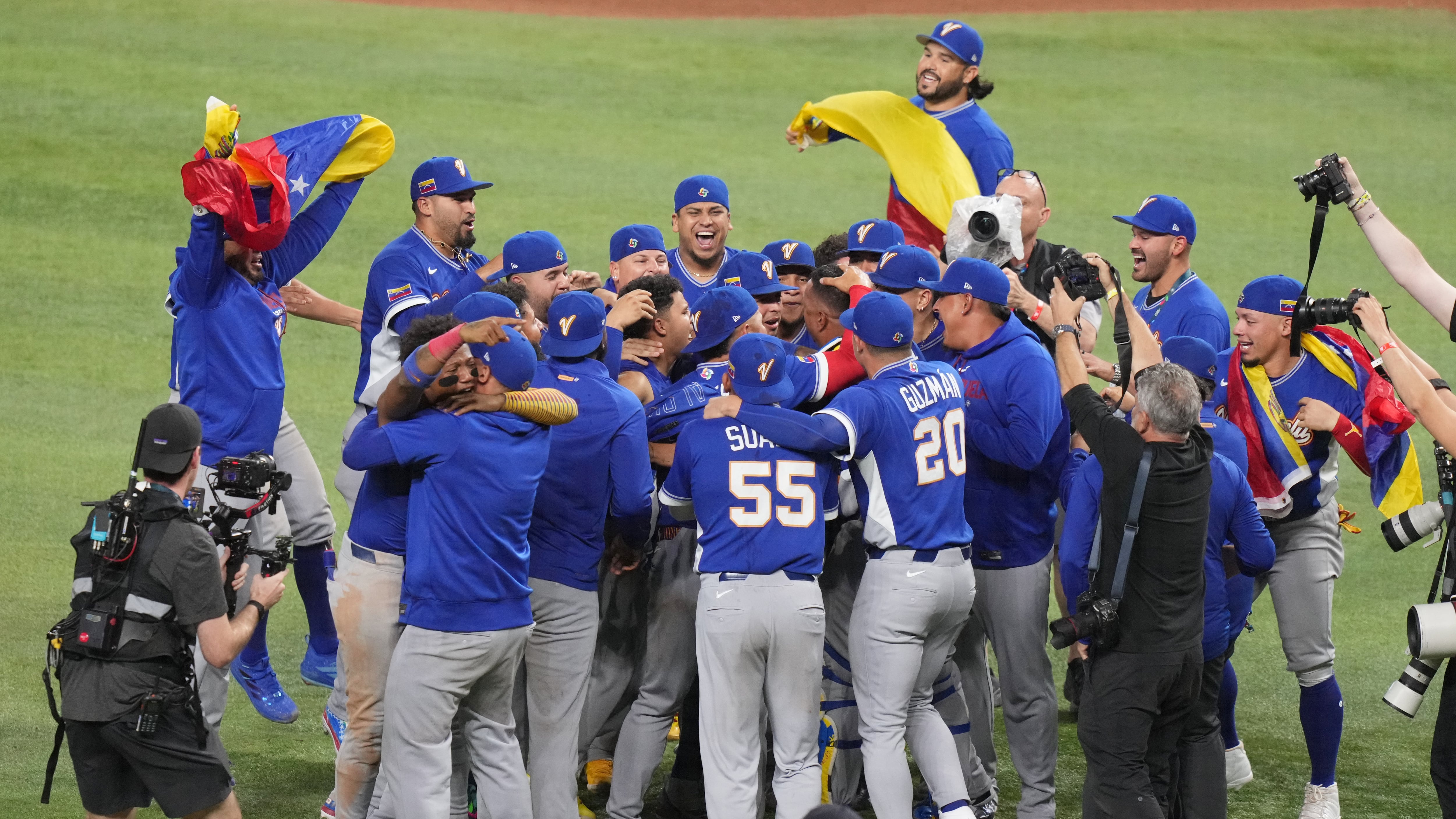 Le Venezuela célèbre son titre à la Classique mondiale de baseball.