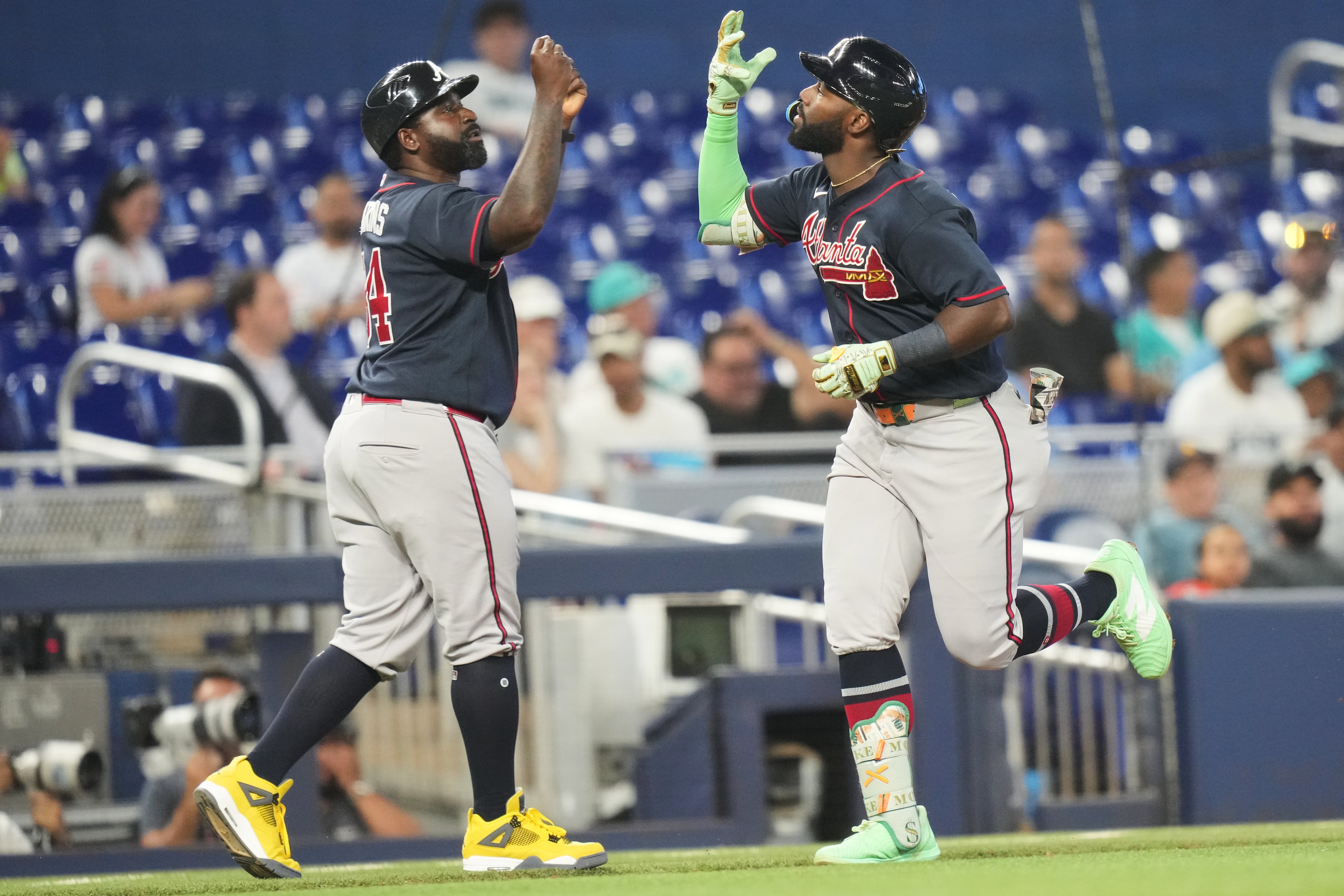 La relève des Marlins flanche face aux Braves