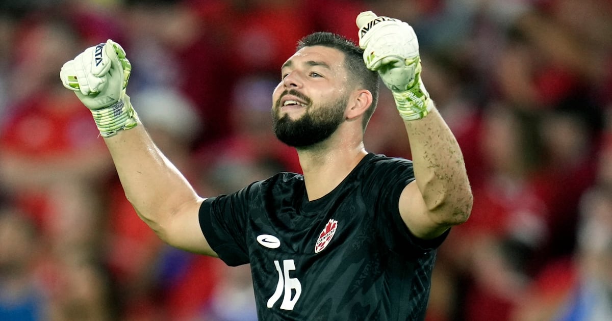 Canadian goalkeeper Maxime Crépeau.