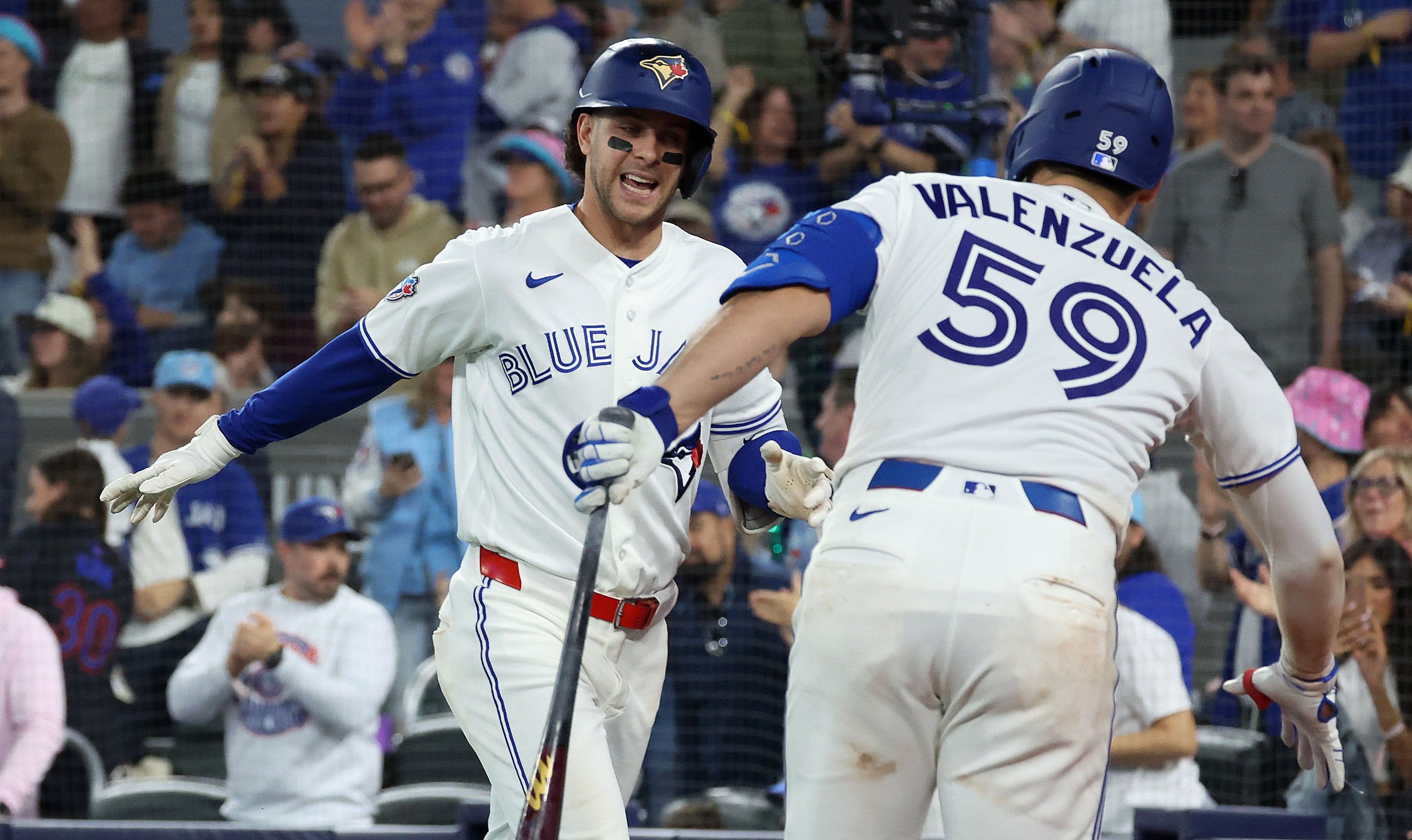 Valenzuela et Clement pulvérisent les Angels