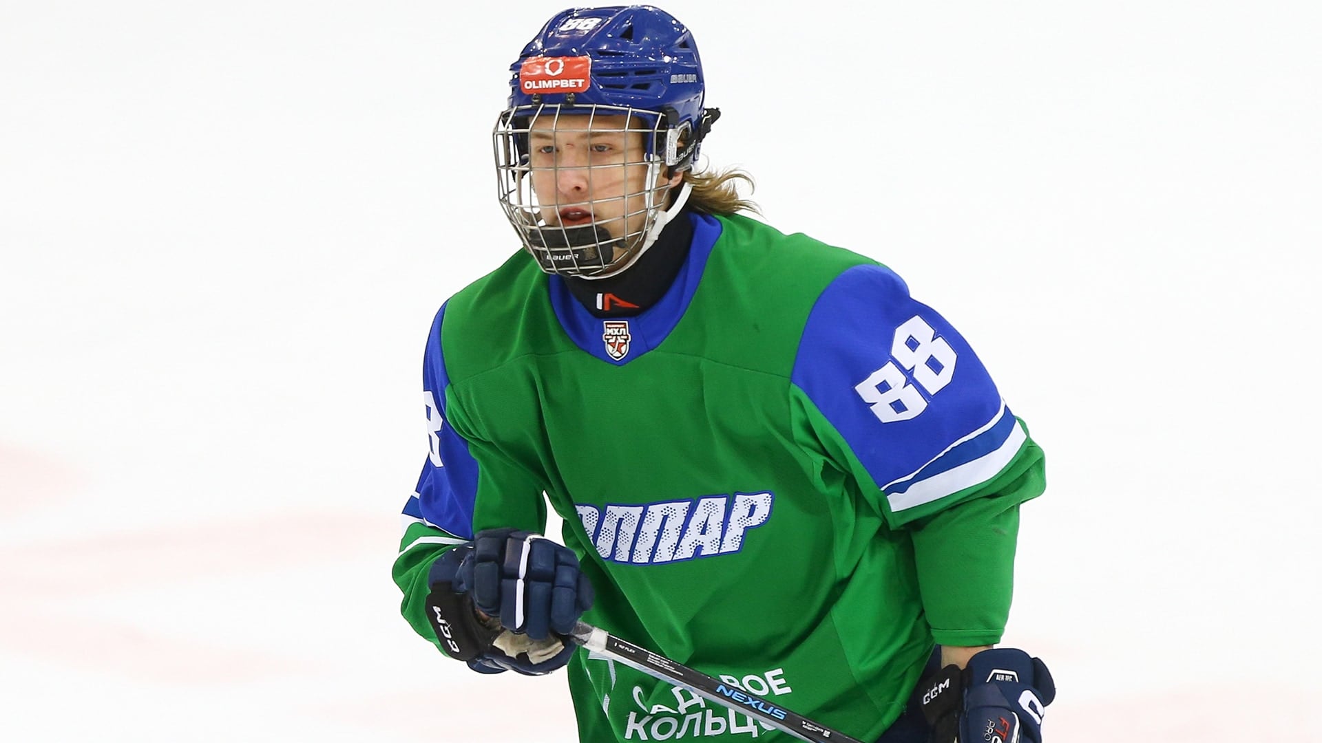 Zharovsky Canadiens : l'espoir Alexander Zharovsky impressionne à ses débuts dans ...