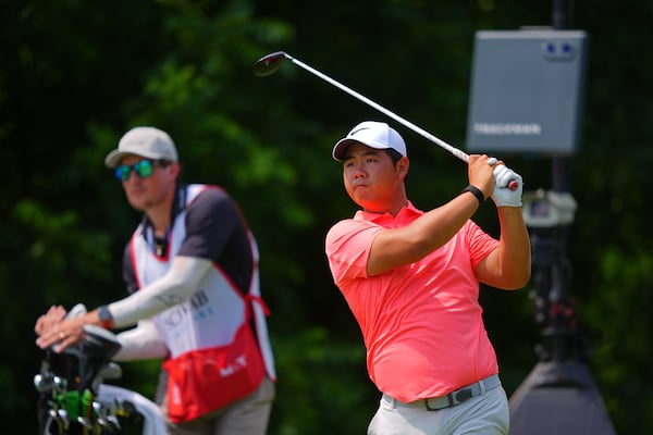 Congestion au sommet du Challenge Charles Schwab après 18 trous