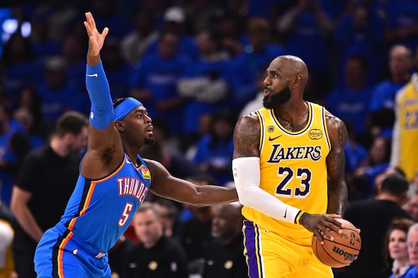 Le brio de James ne suffit pas contre la puissance du Thunder