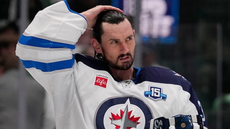 Hellebuyck pourrait rejoindre les Jets cette semaine, mais est-il le bienvenu?