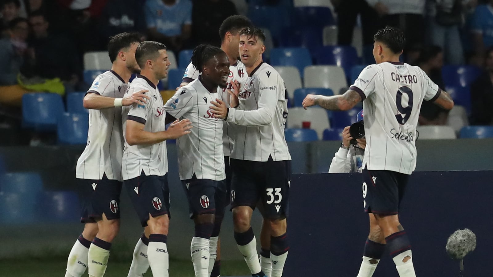 Italie: Naples battue, la course à la Ligue des champions encore plus ...