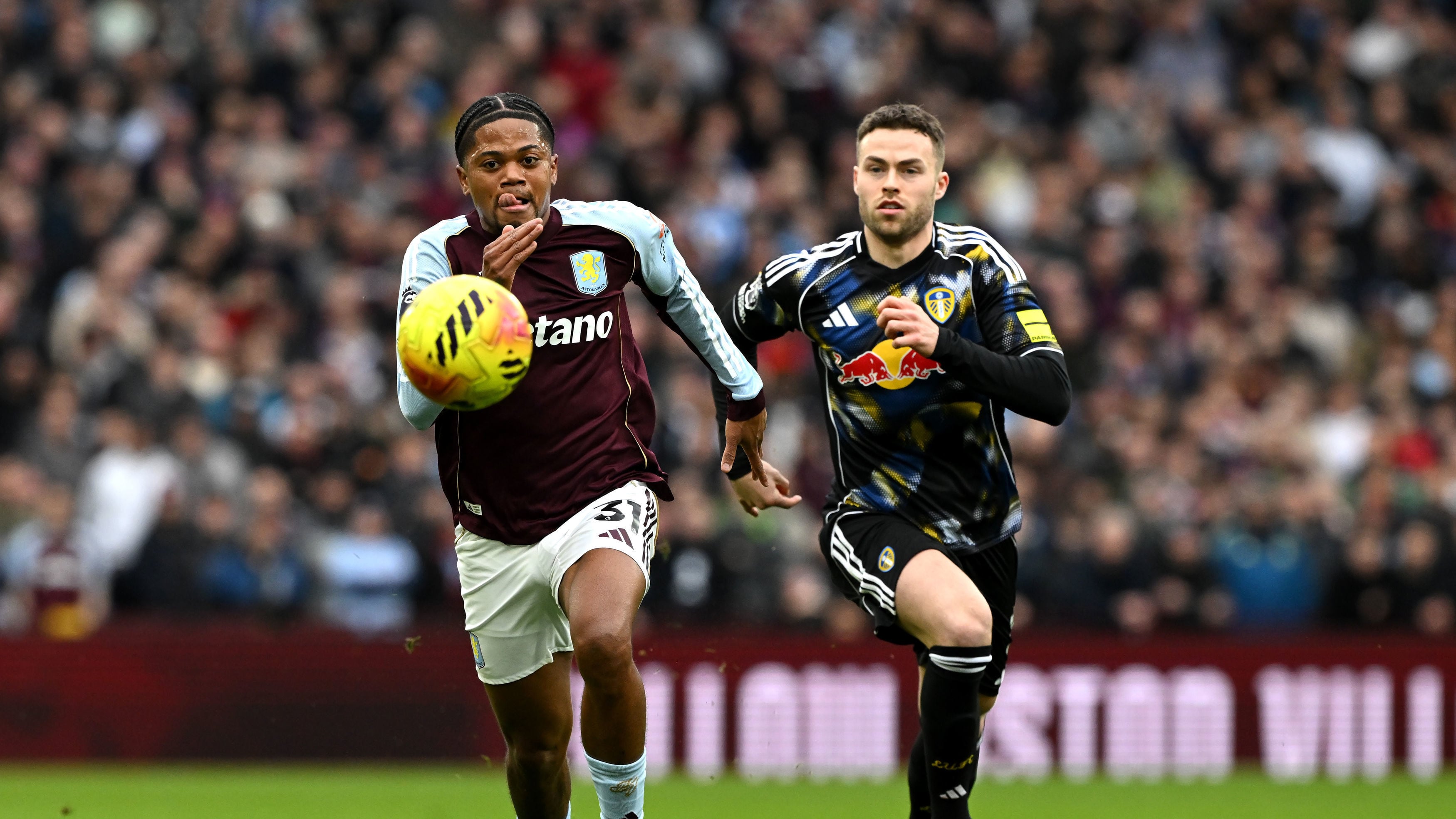 Leon Bailey et Gabriel Gudmundsson