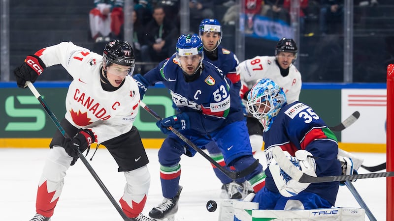 Capitaine Celebrini se donne en spectacle