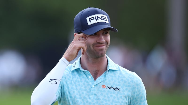 Smalley meneur surprise avec Rahm, McIlroy et cie dans le rétroviseur
