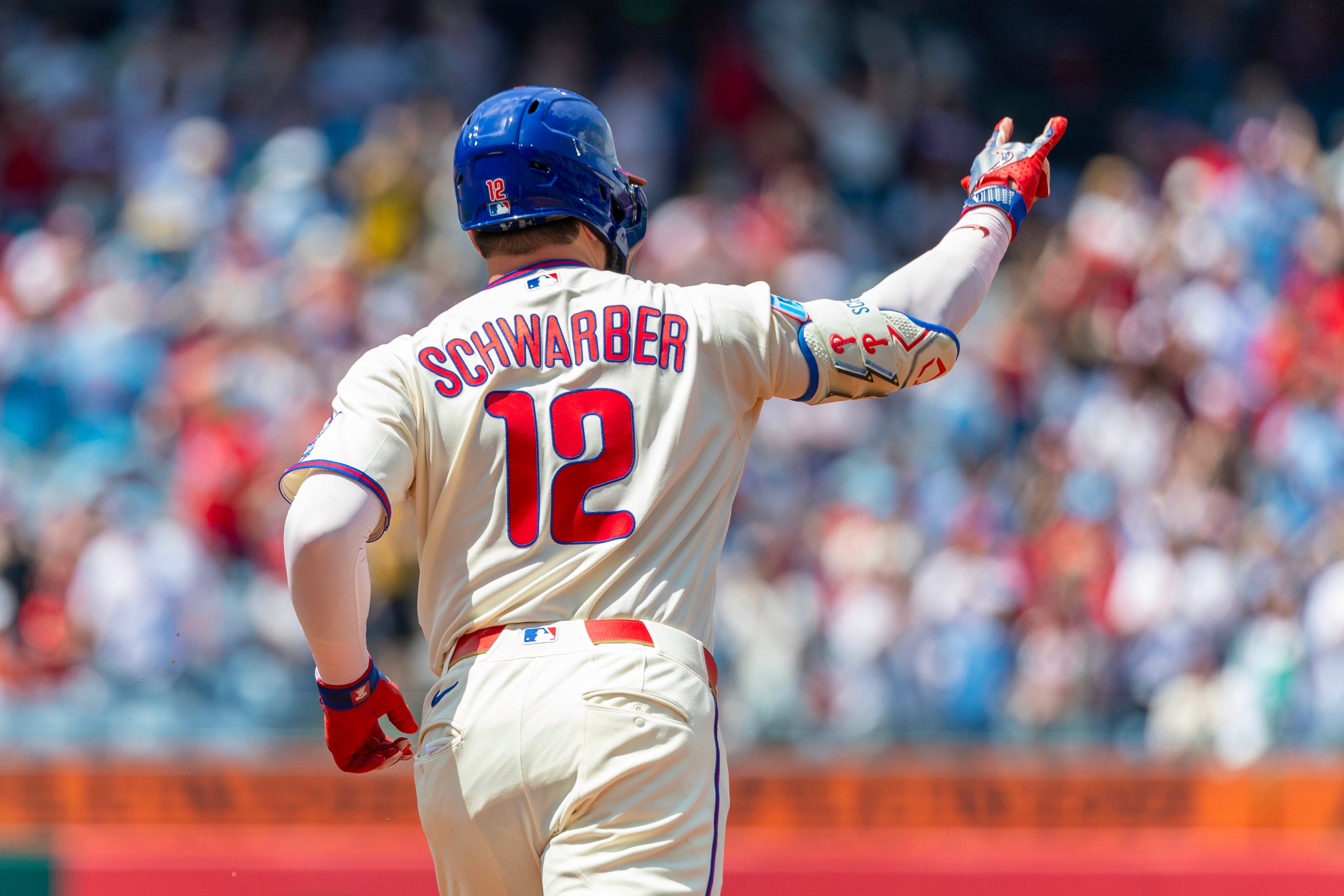 Schwarber bat les Rockies à lui seul avec sa puissance