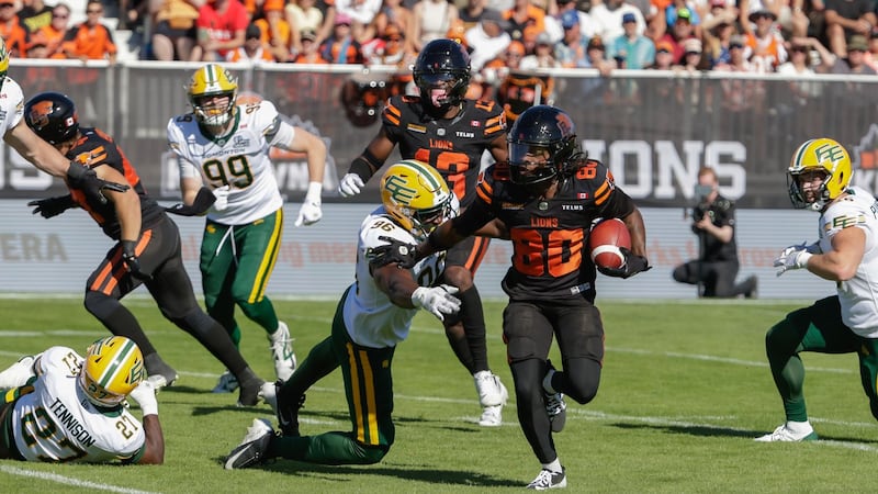 Les Lions signent un 1er gain et infligent un 1er revers aux Elks
