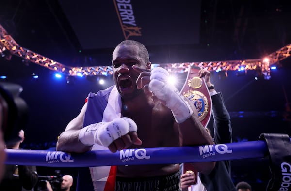 Dubois se relève de façon spectaculaire pour remporter le titre WBO