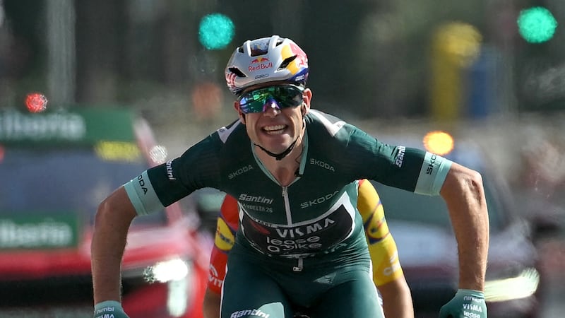 Wout van Aert remporte une étape raccourcie