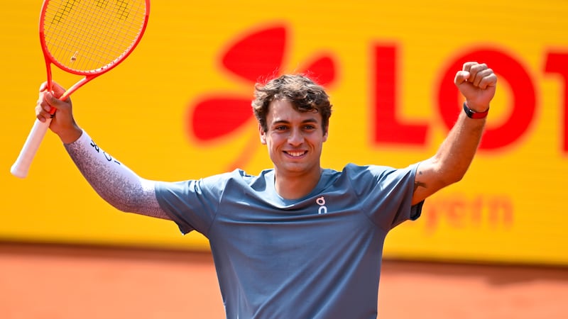 Cobolli corrige Zverev et file en finale