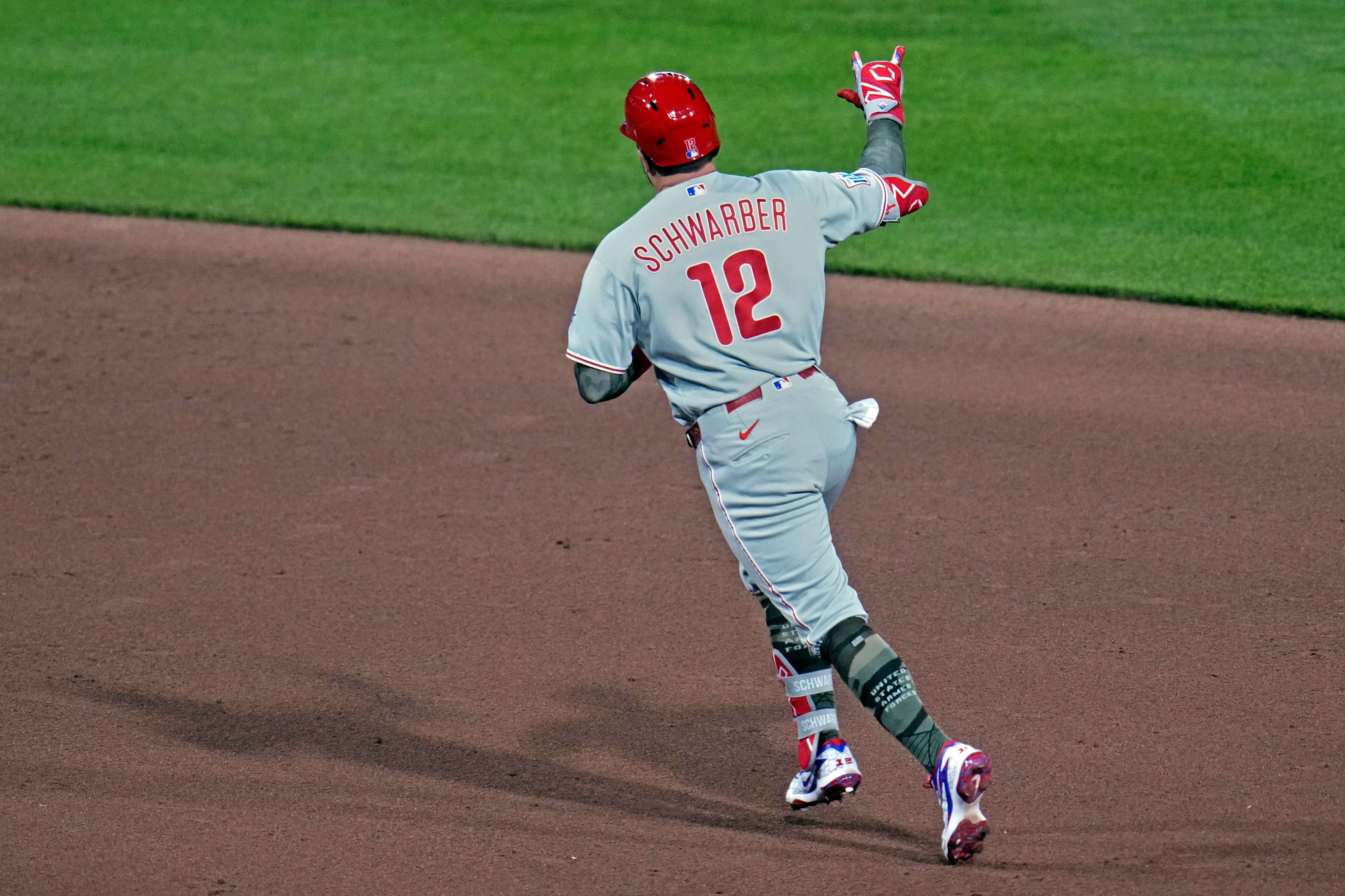 Schwarber devient le 1er joueur à frapper 20 circuits cette saison