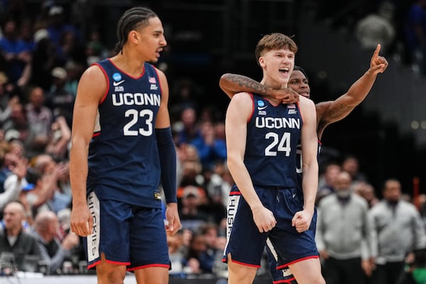 UConn tranche à 0,4 secondes de la fin, Duke en état de choc