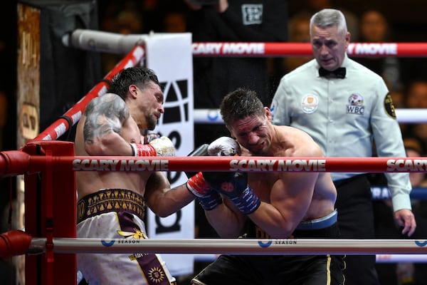 Usyk conserve son titre dans la controverse